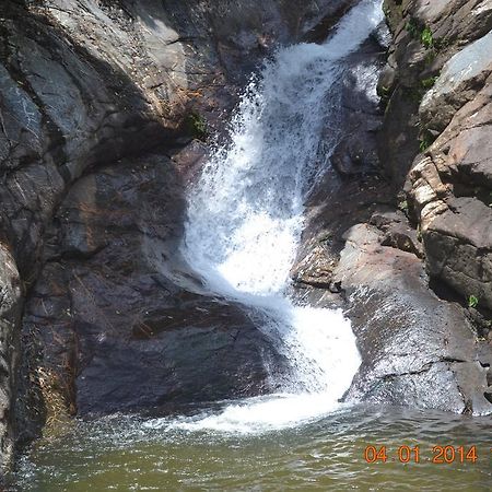 ホテルFazenda Agua Encantada アングラドスレイス エクステリア 写真