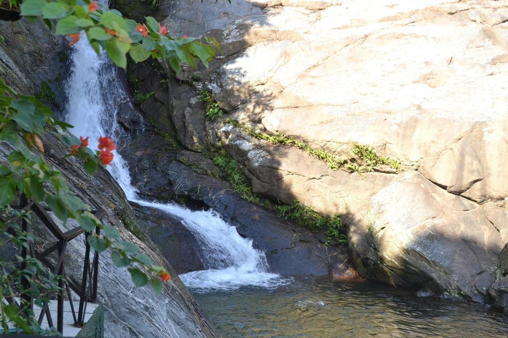 ホテルFazenda Agua Encantada アングラドスレイス エクステリア 写真